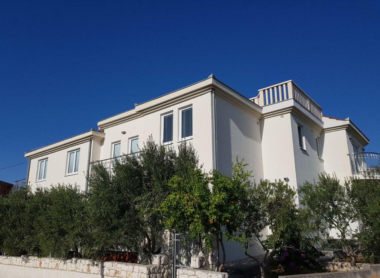 Dondras Residence Trogir Bagian luar foto