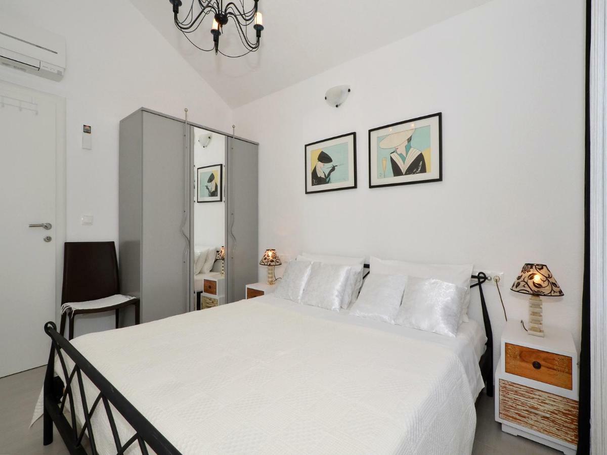 Dondras Residence Trogir Bagian luar foto
