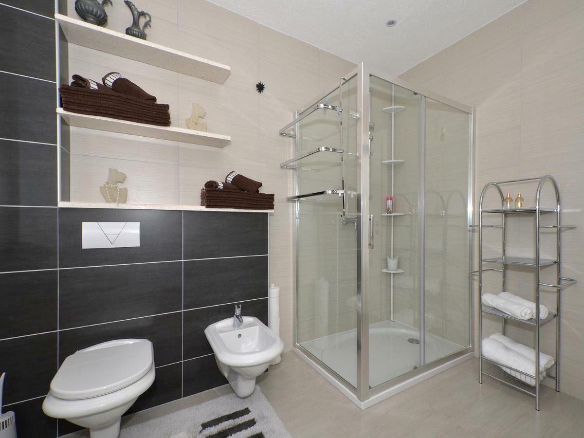 Dondras Residence Trogir Bagian luar foto